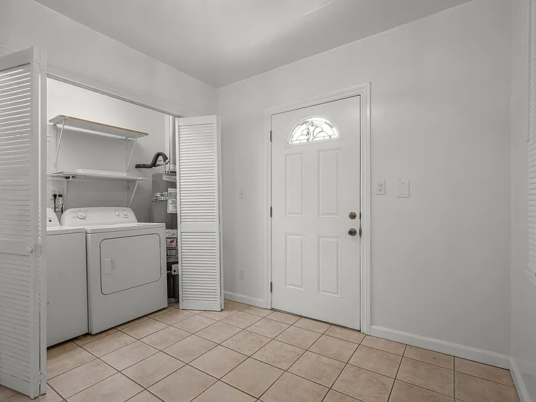 1030 N Spaulding Ave #1030 — Photo 34