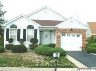 7 Stroud Ct, Toms River, NJ