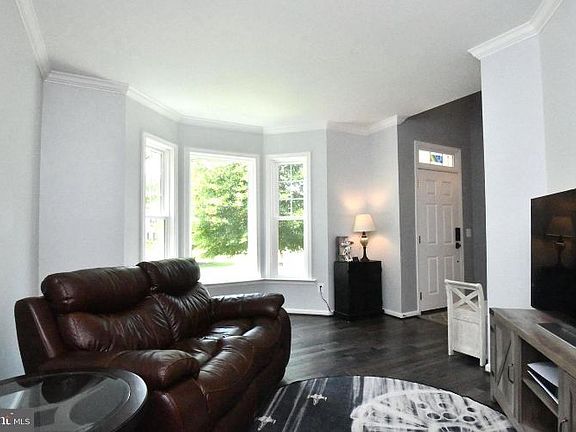 2nd image of 475 Cardinal Ln