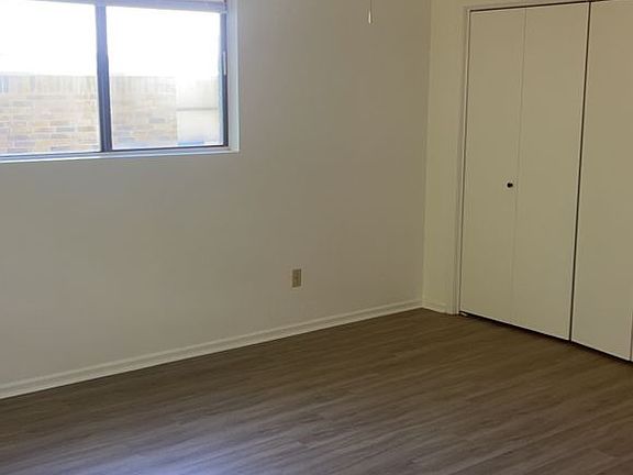 5th image of 129 Crestwood Dr