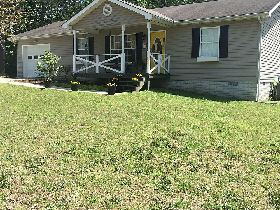1st image of 167 Crescent Dr SE