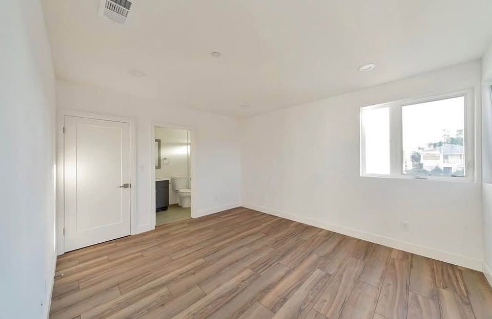 1st image of 3538 Chesapeake Ave