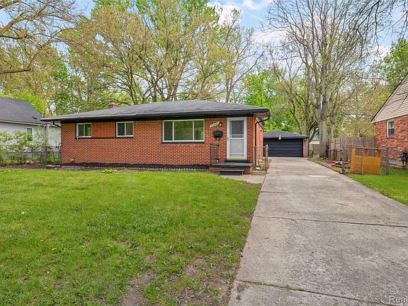 3rd image of 26027 Ross St