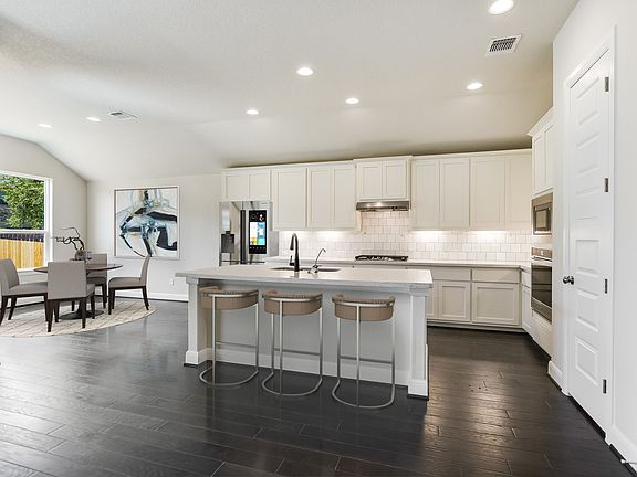 5th image of 609 Mendocino Ln
