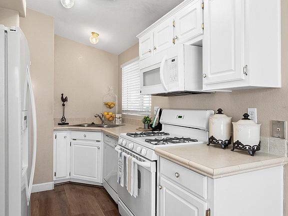 5th image of 151 Oakwood Drive