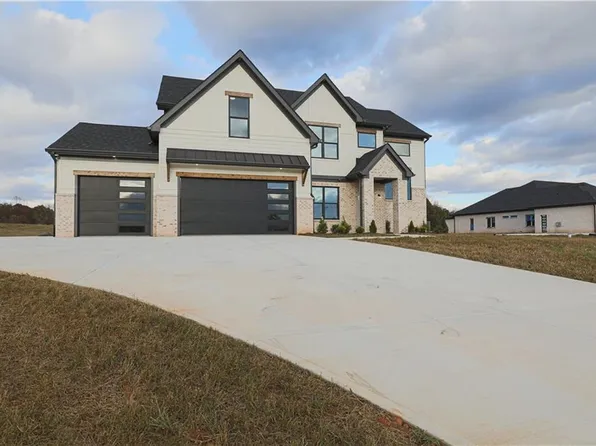 1341 Wheeler Creek Rd, Maysville, GA 30558