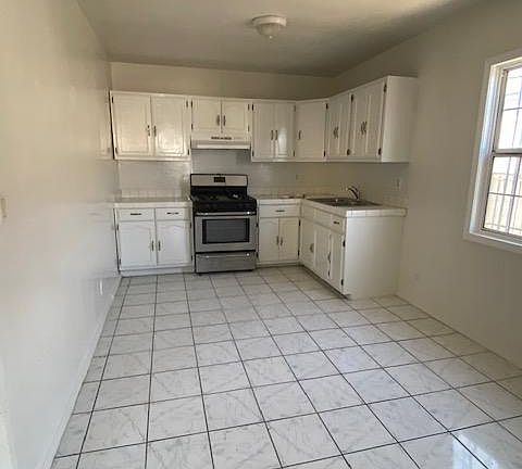 5th image of 11309 Hooper Ave