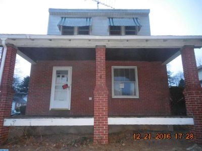 400 Woodside Ave, West Lawn, PA, 19609