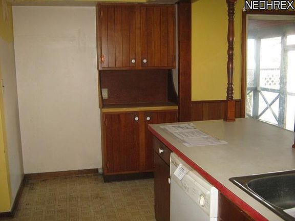 5th image of 1012 W Spruce Ave