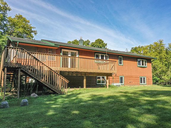 3rd image of 2535 Sandhill Ln NE