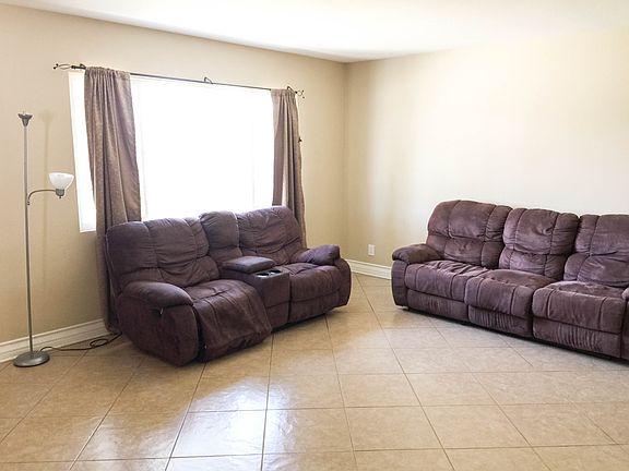 5th image of 1533 N Glenn Ave