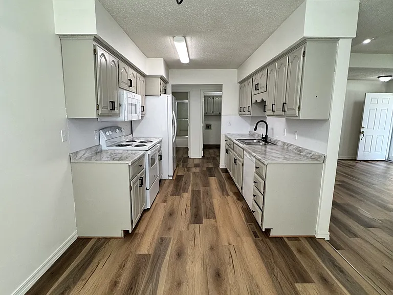 1007 Ohio St — Photo 10