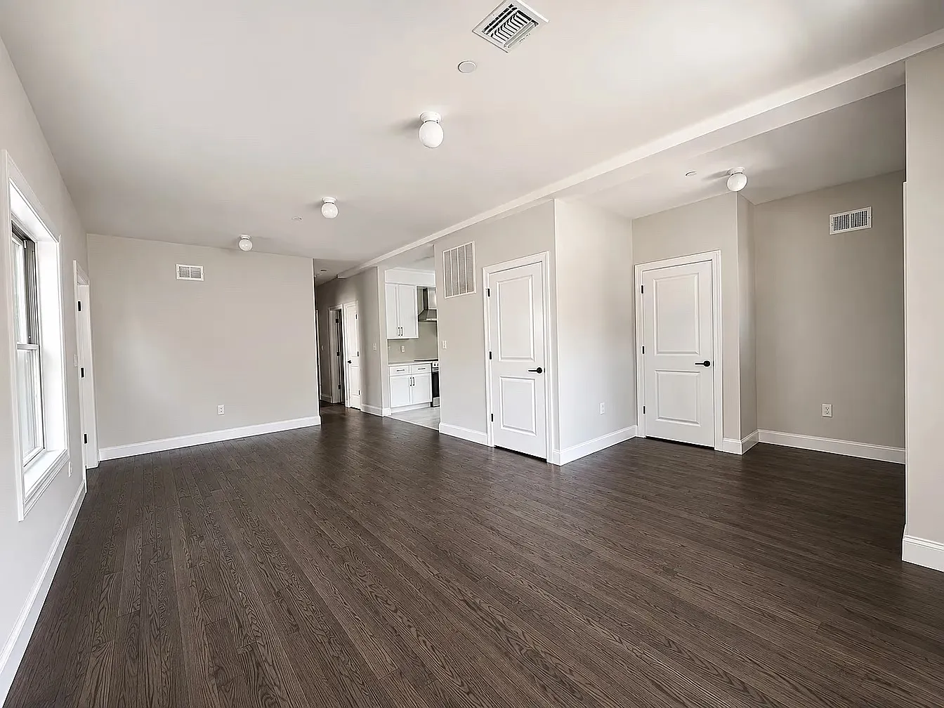 4 bed, 1500 sqft, $3,850 — Photo 2