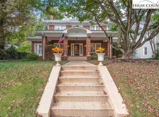 1102 S Hawthorne Rd, Winston Salem, NC 27103