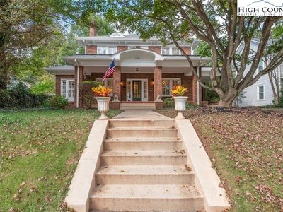 1102 Hawthorne Road, Winston Salem, NC, 27103
