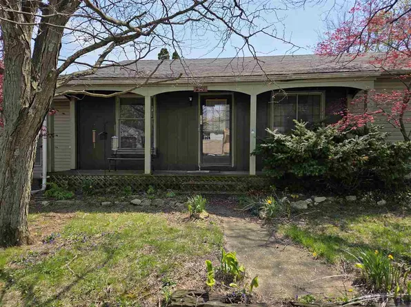 201 S Oak St, Lynn, IN 47355