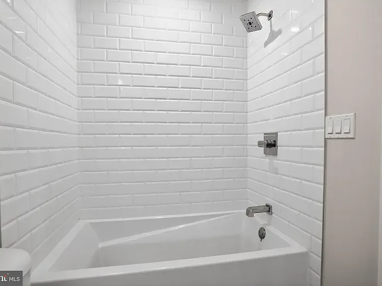 4217 Chestnut St #304 — Photo 22