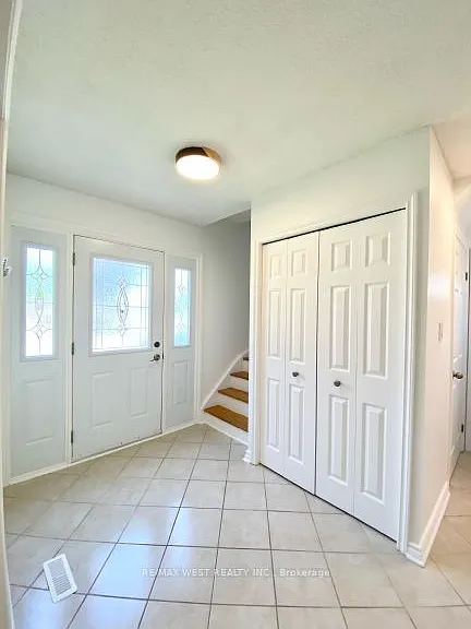 81 Seaborn Rd — Photo 2