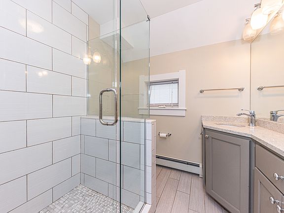 3rd image of 807 Lawrence St #2