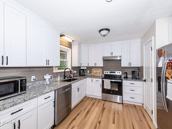 5th image of 3374 Stafford Dr