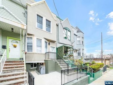86 Harmon St, Jersey City, NJ, 07304
