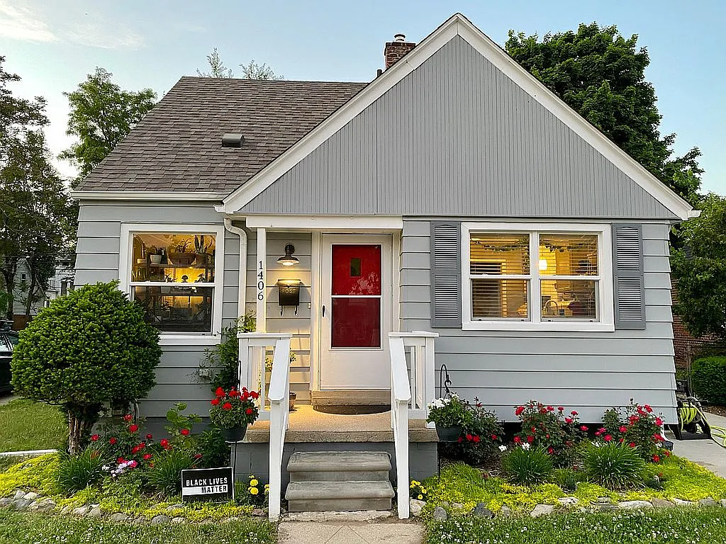 1406 Leroy St photo 1
