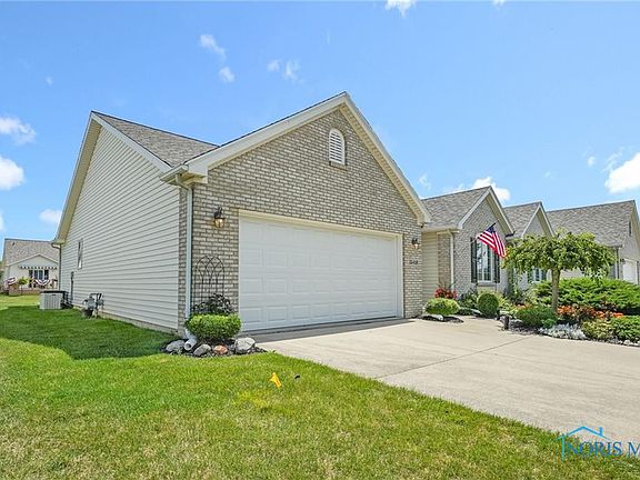 3rd image of 26418 W Wexford Dr