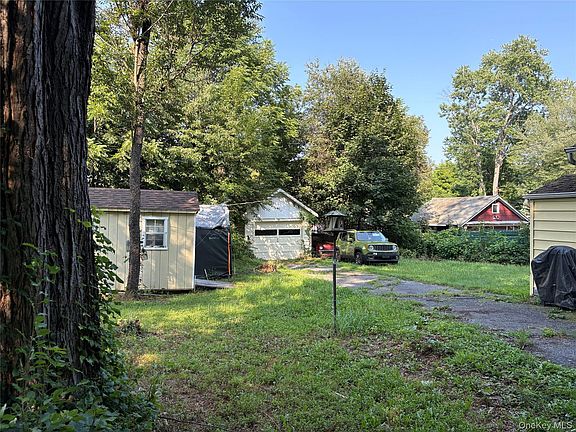 4th image of 24 Maple Street