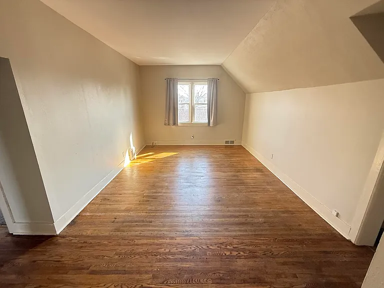 713 Terrace Ave #1/2 — Photo 3