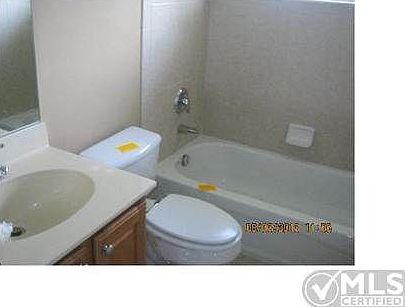 5th image of 2002 SW Janette Ave