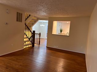 1539 Autumn Ridge Cir, Reston, VA 20194