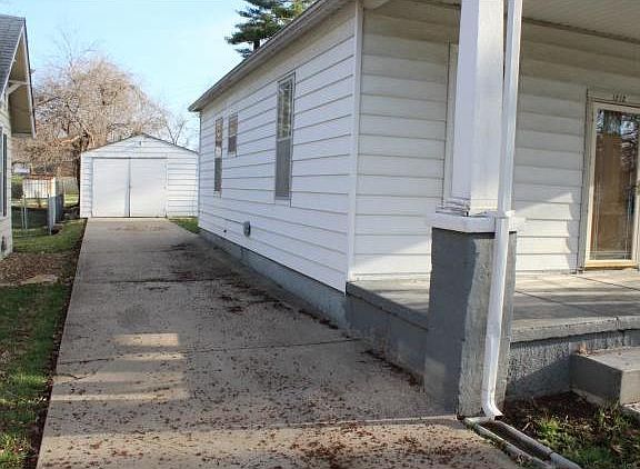 3rd image of 1212 Kiowa St