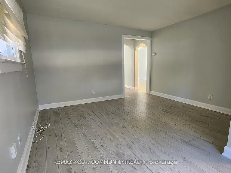 207 Olive Ave — Photo 3