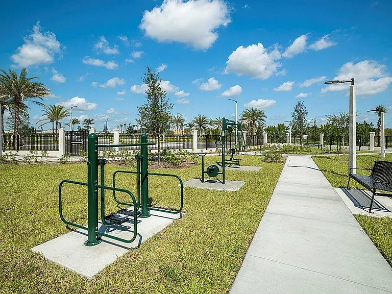 On-Site Perks for Easy Living