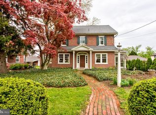 122 W Main St, Leola, PA 17540