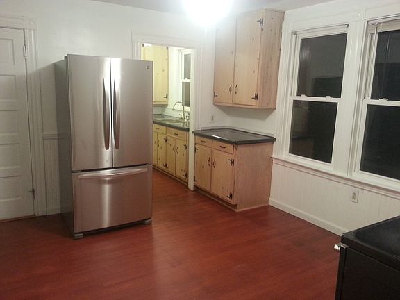 3rd image of 10 Mount Vernon St #1
