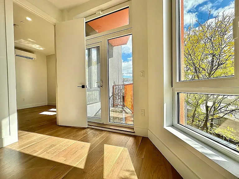 435 Meeker Ave #2A — Photo 14