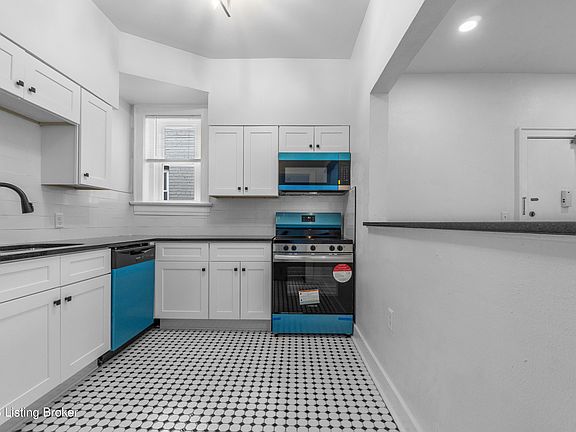 3rd image of 409 W Gaulbert Ave #301