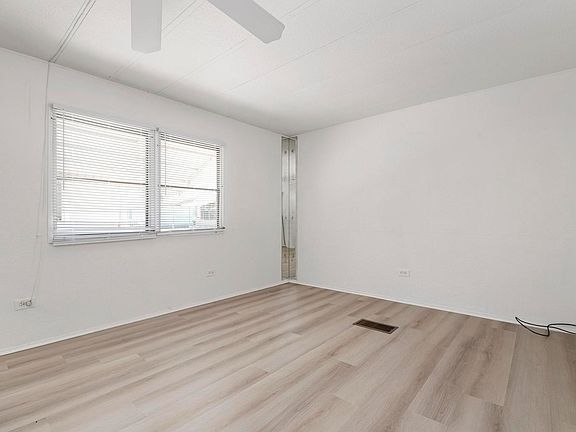 5th image of 2315 17th St NW