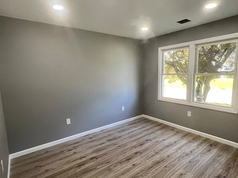 33 Obal Ave — Photo 8