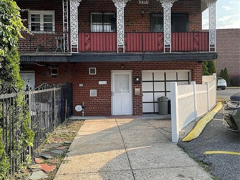 1st image of 1010 E 233rd St Floor 1