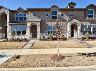 3049 Solana Cir, Denton, TX 76207