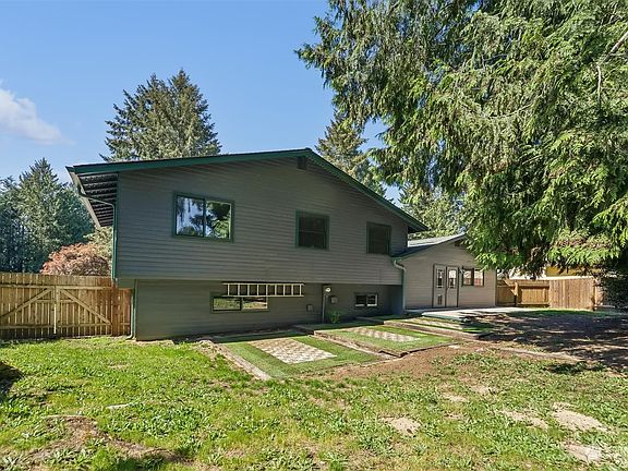 4th image of 7484 Woodridge Lane NW