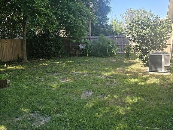 3rd image of 210 Azalea St