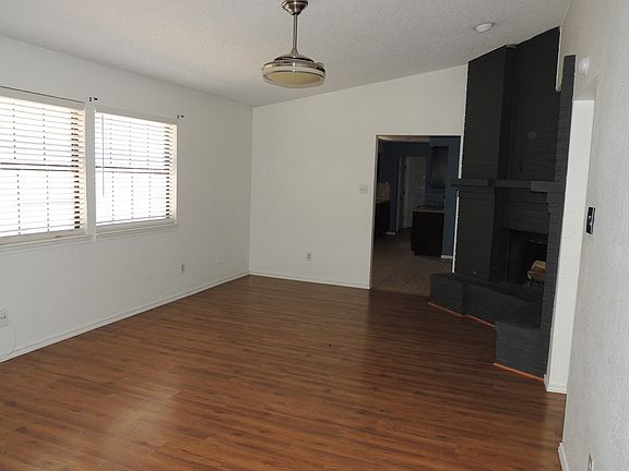 3rd image of 4421 Fairgate Dr