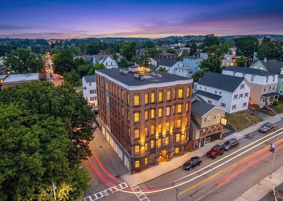 1st image of 257 Pleasant St APT 7