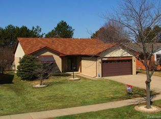 37887 Streamview Dr, Sterling Heights, MI