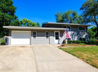 9937 Fair Lane St, Lenexa, KS 66215