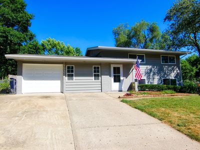 9937 Fair Lane St, Lenexa, KS, 66215