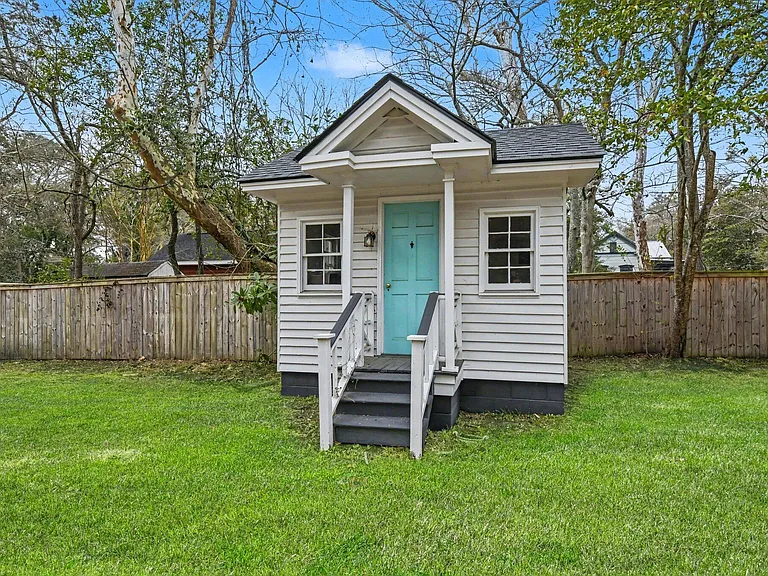 216 W Carolina Ave — Photo 41